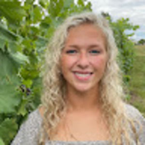 Meet your Posher, Carissa